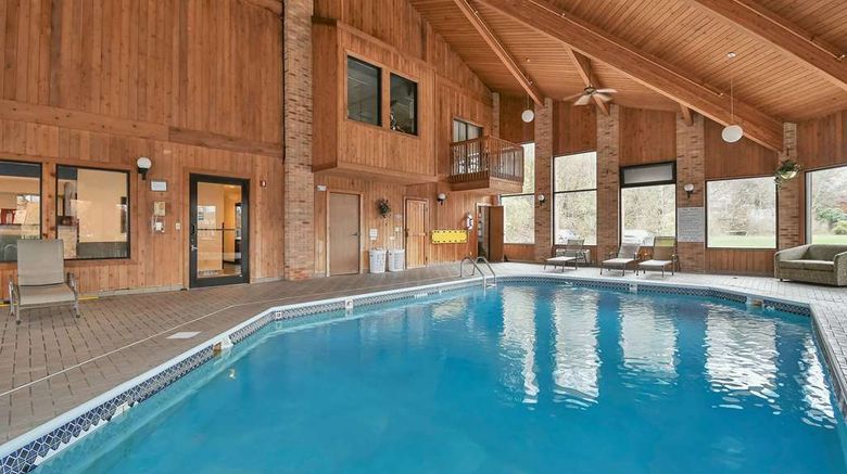 <b>Baymont Inn & Suites Zanesville Pool</b>. Images powered by <a href="https://iceportal.shijigroup.com/" title="IcePortal" target="_blank">IcePortal</a>.