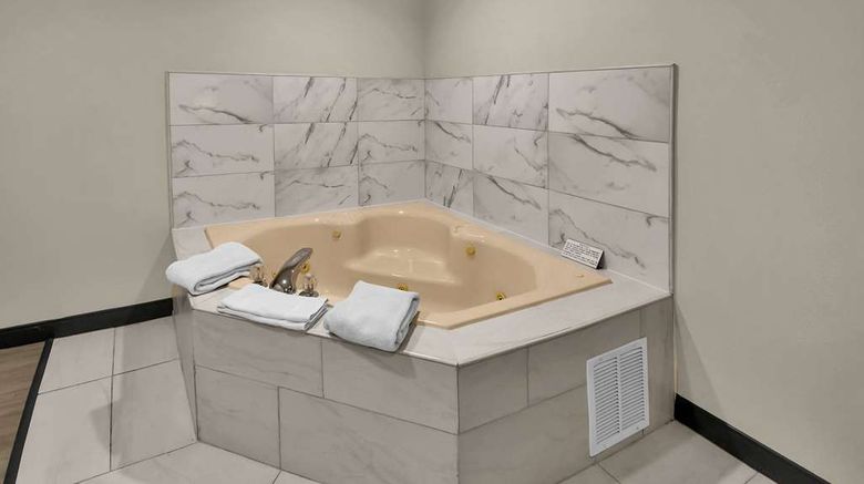 <b>Baymont Inn & Suites Zanesville Room</b>. Images powered by <a href="https://iceportal.shijigroup.com/" title="IcePortal" target="_blank">IcePortal</a>.