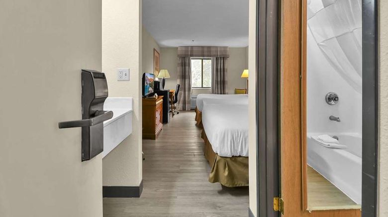 <b>Baymont Inn & Suites Zanesville Room</b>. Images powered by <a href="https://iceportal.shijigroup.com/" title="IcePortal" target="_blank">IcePortal</a>.