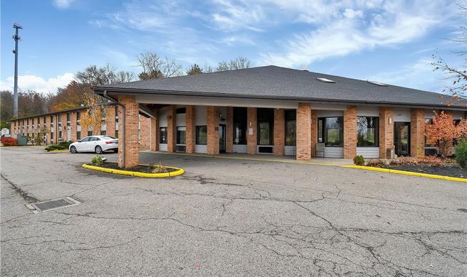 Baymont Inn & Suites Zanesville Exterior