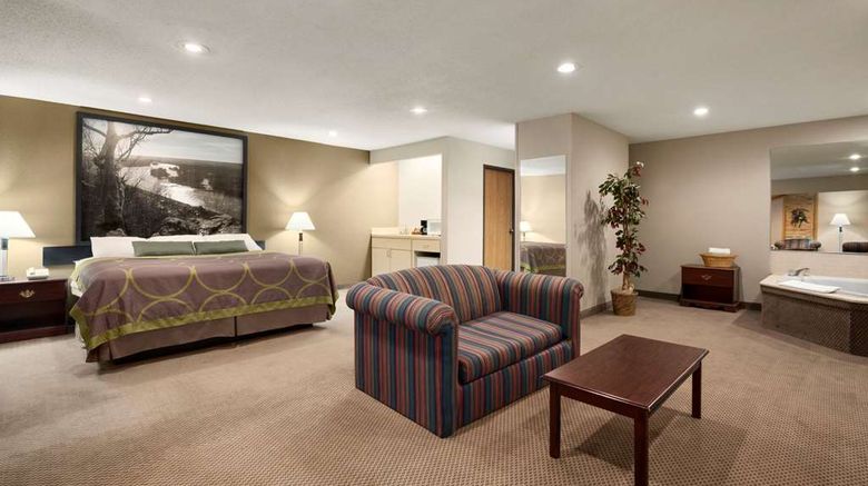 <b>Super 8 Green Bay I-43 Business Park Room</b>. Images powered by <a href="https://iceportal.shijigroup.com/" title="IcePortal" target="_blank">IcePortal</a>.