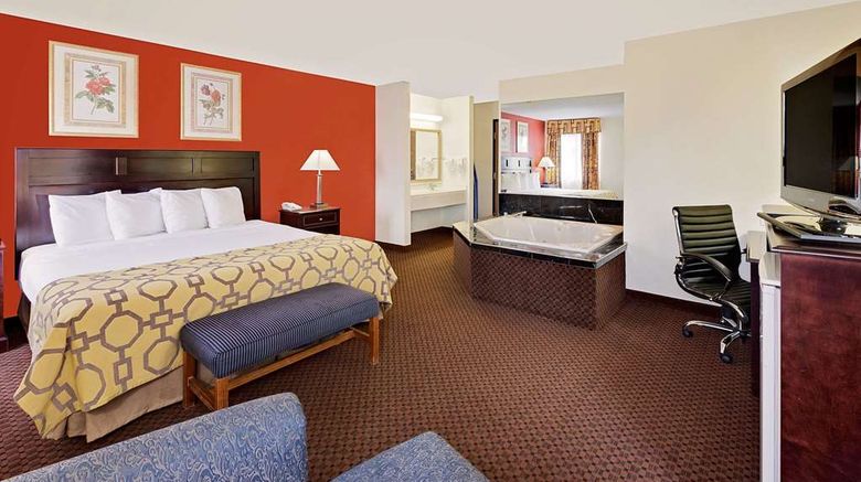 <b>Baymont Inn & Suites Battle Creek Dtwn Suite</b>. Images powered by <a href="https://iceportal.shijigroup.com/" title="IcePortal" target="_blank">IcePortal</a>.