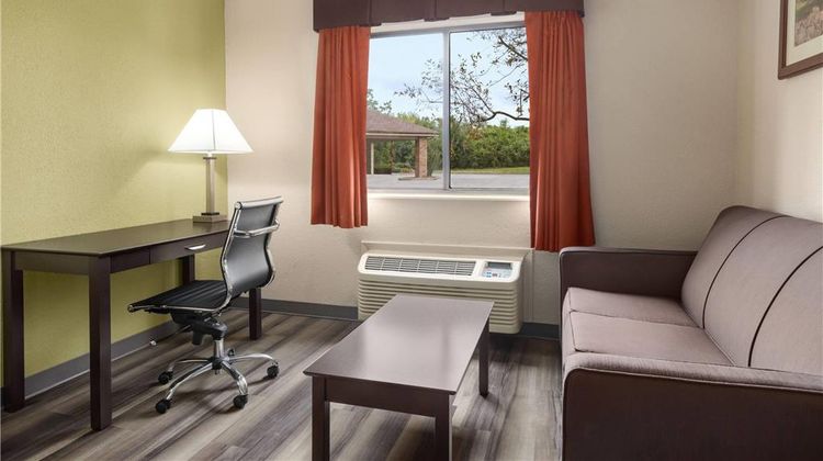 Baymont Inn & Suites Monroe Room