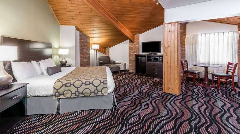 <b>Baymont Inn & Suites Cambridge Suite</b>. Images powered by <a href="https://iceportal.shijigroup.com/" title="IcePortal" target="_blank">IcePortal</a>.