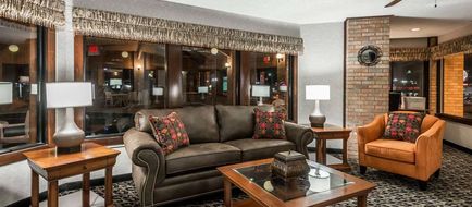 Baymont Inn & Suites Cambridge Lobby