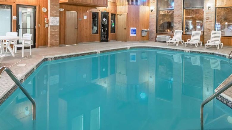 <b>Baymont Inn & Suites Cambridge Pool</b>. Images powered by <a href="https://iceportal.shijigroup.com/" title="IcePortal" target="_blank">IcePortal</a>.