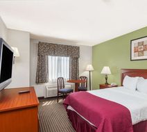 Baymont Inn & Suites Jackson Room