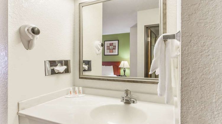 Baymont Inn & Suites Jackson Room