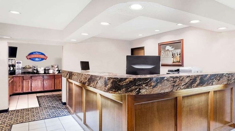 Baymont Inn & Suites LeMars Lobby