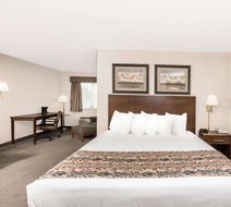 Baymont Inn & Suites LeMars Room