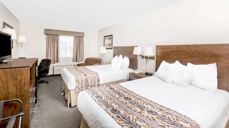 Baymont Inn & Suites LeMars Room