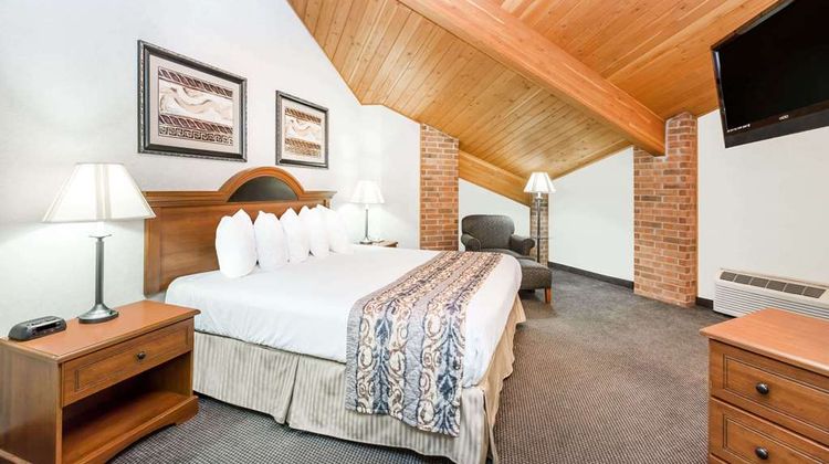 Baymont Inn & Suites LeMars Room
