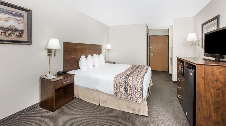 Baymont Inn & Suites LeMars Room