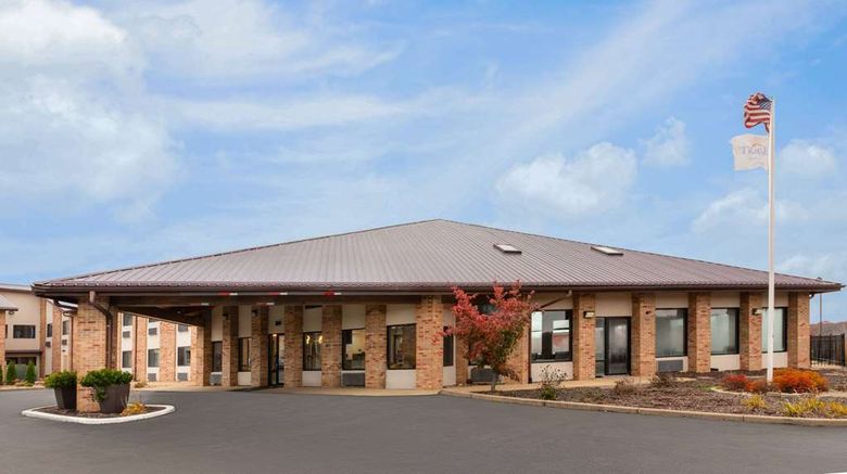 <b>Baymont Inn & Suites Warrenton Exterior</b>. Images powered by <a href="https://iceportal.shijigroup.com/" title="IcePortal" target="_blank">IcePortal</a>.