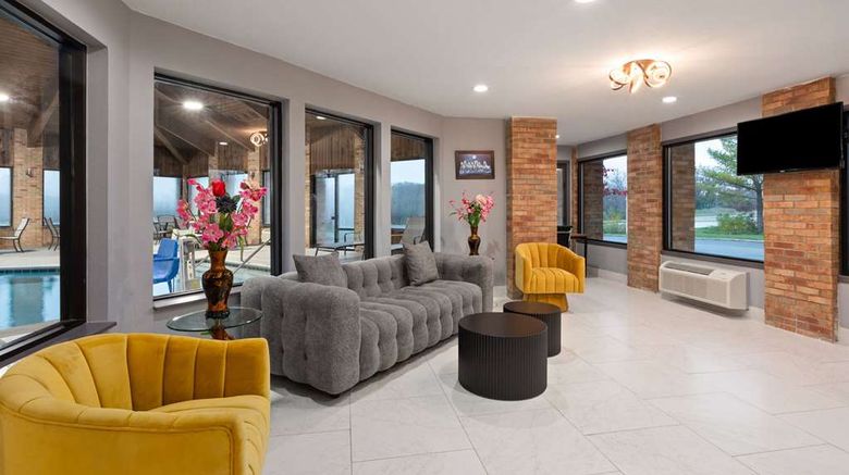 <b>Baymont Inn & Suites Warrenton Lobby</b>. Images powered by <a href="https://iceportal.shijigroup.com/" title="IcePortal" target="_blank">IcePortal</a>.