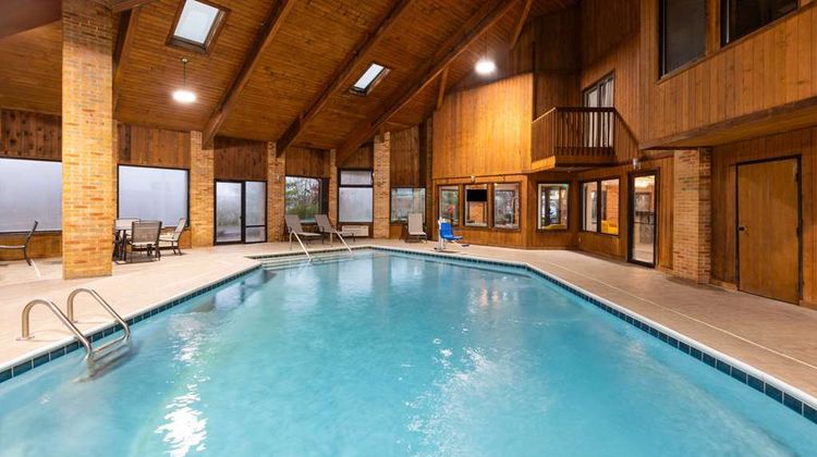 Baymont Inn & Suites Warrenton Pool