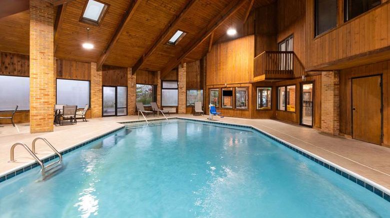 <b>Baymont Inn & Suites Warrenton Pool</b>. Images powered by <a href="https://iceportal.shijigroup.com/" title="IcePortal" target="_blank">IcePortal</a>.