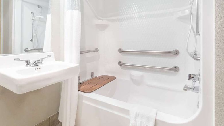 <b>Baymont Inn & Suites Yreka Room</b>. Images powered by <a href="https://iceportal.shijigroup.com/" title="IcePortal" target="_blank">IcePortal</a>.