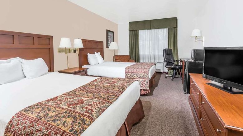<b>Baymont Inn & Suites Yreka Room</b>. Images powered by <a href="https://iceportal.shijigroup.com/" title="IcePortal" target="_blank">IcePortal</a>.
