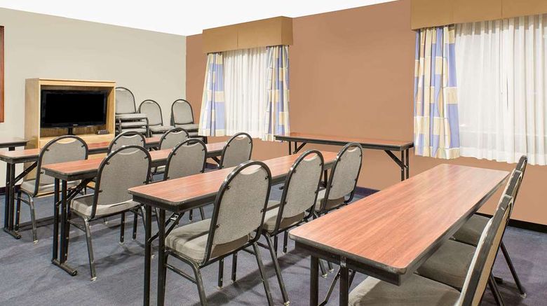 <b>Baymont Inn & Suites Boone Meeting</b>. Images powered by <a href="https://iceportal.shijigroup.com/" title="IcePortal" target="_blank">IcePortal</a>.