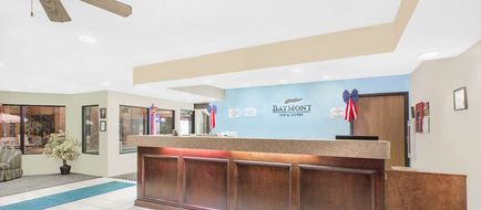 Baymont Inn & Suites Boone Lobby