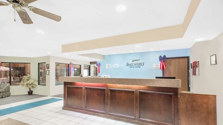 <b>Baymont Inn & Suites Boone Lobby</b>. Images powered by <a href="https://iceportal.shijigroup.com/" title="IcePortal" target="_blank">IcePortal</a>.