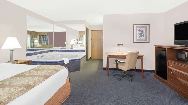 <b>Baymont Inn & Suites Boone Room</b>. Images powered by <a href="https://iceportal.shijigroup.com/" title="IcePortal" target="_blank">IcePortal</a>.