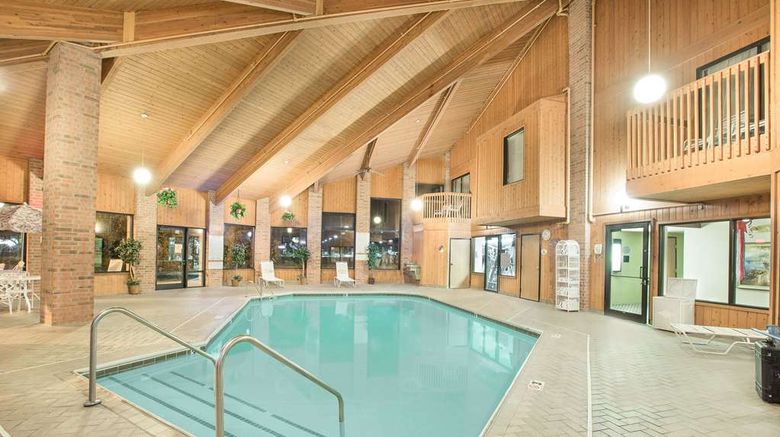 <b>Baymont Inn & Suites Boone Pool</b>. Images powered by <a href="https://iceportal.shijigroup.com/" title="IcePortal" target="_blank">IcePortal</a>.
