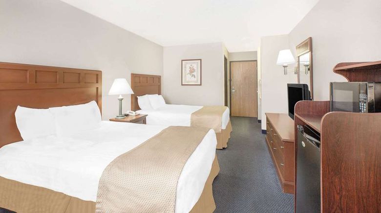 <b>Baymont Inn & Suites Boone Room</b>. Images powered by <a href="https://iceportal.shijigroup.com/" title="IcePortal" target="_blank">IcePortal</a>.