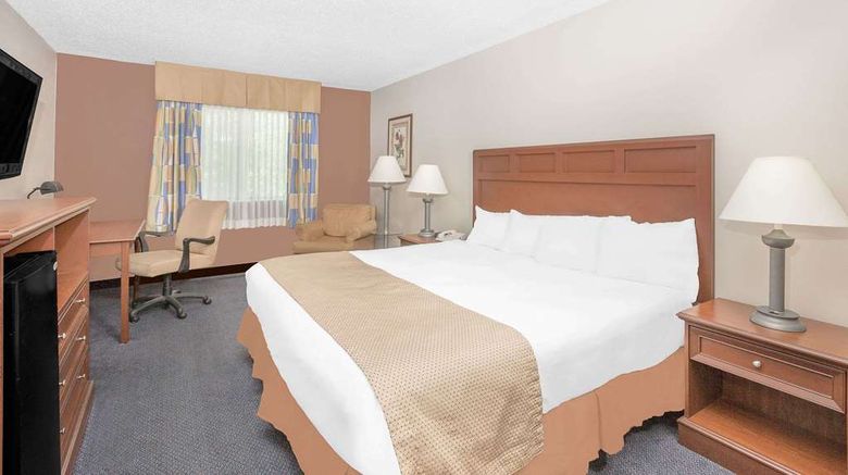 <b>Baymont Inn & Suites Boone Room</b>. Images powered by <a href="https://iceportal.shijigroup.com/" title="IcePortal" target="_blank">IcePortal</a>.