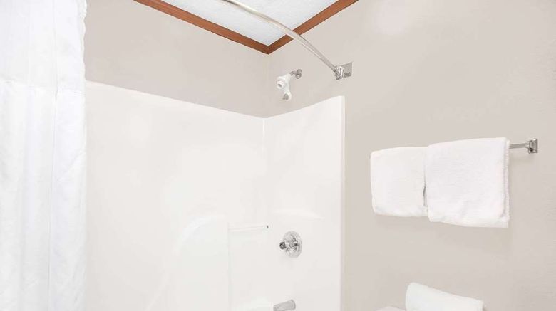 <b>Baymont Inn & Suites Boone Room</b>. Images powered by <a href="https://iceportal.shijigroup.com/" title="IcePortal" target="_blank">IcePortal</a>.