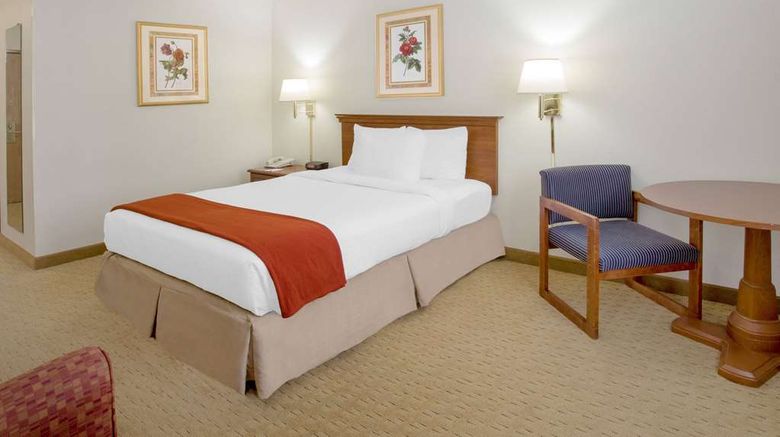 <b>City Express By Marriott Freeport Room</b>. Images powered by <a href="https://iceportal.shijigroup.com/" title="IcePortal" target="_blank">IcePortal</a>.