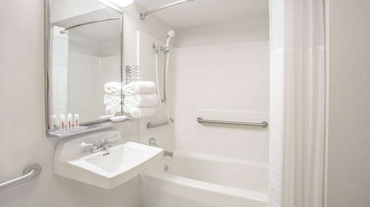 City Express By Marriott Freeport Room