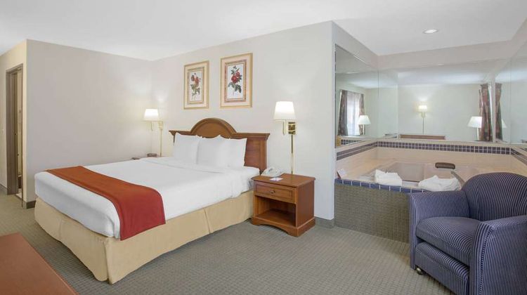 City Express By Marriott Freeport Room