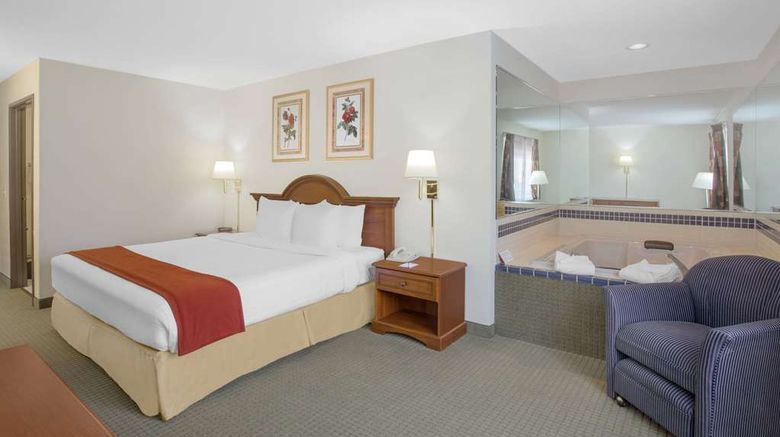 <b>City Express By Marriott Freeport Room</b>. Images powered by <a href="https://iceportal.shijigroup.com/" title="IcePortal" target="_blank">IcePortal</a>.