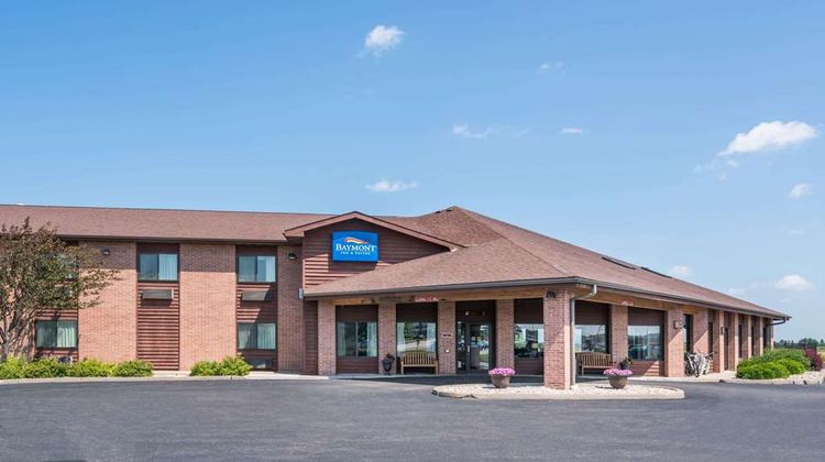 Baymont Inn & Suites Marshfield Exterior