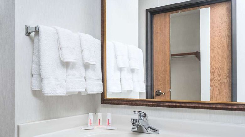 <b>Baymont Inn & Suites Marshfield Room</b>. Images powered by <a href="https://iceportal.shijigroup.com/" title="IcePortal" target="_blank">IcePortal</a>.