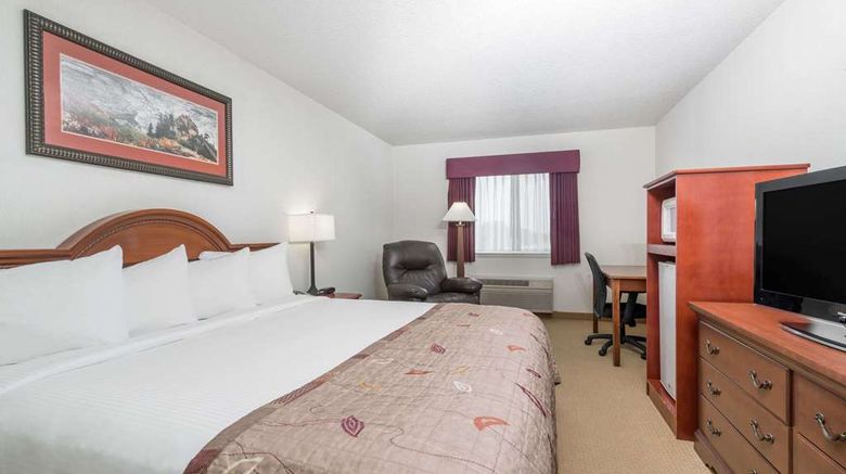 <b>Baymont Inn & Suites Marshfield Room</b>. Images powered by <a href="https://iceportal.shijigroup.com/" title="IcePortal" target="_blank">IcePortal</a>.