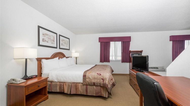 Baymont Inn & Suites Marshfield Room