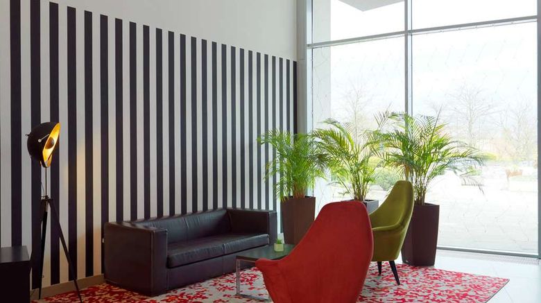 <b>Ramada by Wyndham Dresden Lobby</b>. Images powered by <a href="https://iceportal.shijigroup.com/" title="IcePortal" target="_blank">IcePortal</a>.