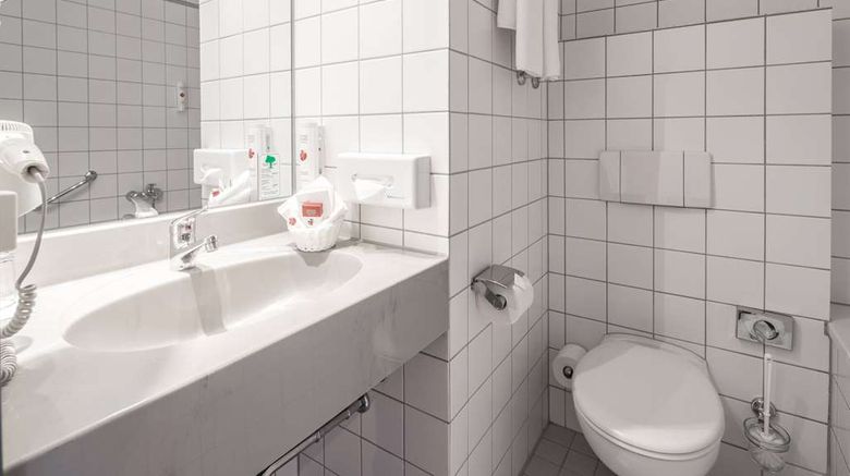 <b>Ramada by Wyndham Dresden Room</b>. Images powered by <a href="https://iceportal.shijigroup.com/" title="IcePortal" target="_blank">IcePortal</a>.