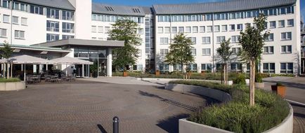 Ramada by Wyndham Dresden Exterior