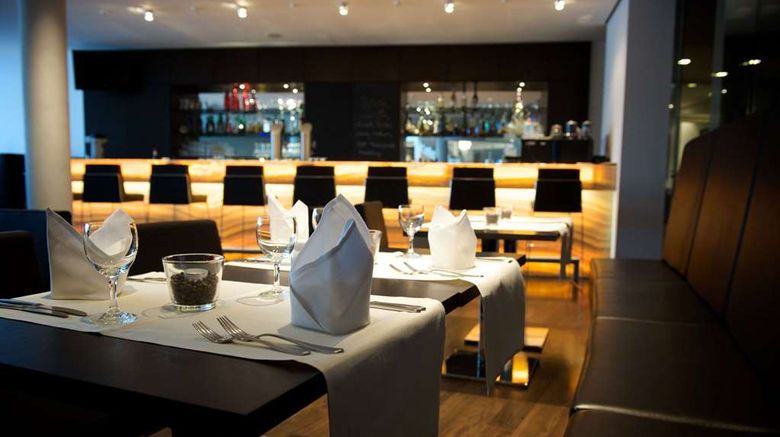 <b>Ramada by Wyndham Dresden Restaurant</b>. Images powered by <a href="https://iceportal.shijigroup.com/" title="IcePortal" target="_blank">IcePortal</a>.