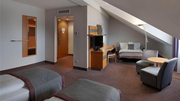 Ramada by Wyndham Dresden Suite