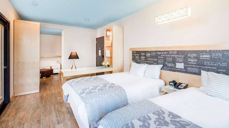 <b>TRYP New York City Times Square South Room</b>. Images powered by <a href="https://iceportal.shijigroup.com/" title="IcePortal" target="_blank">IcePortal</a>.