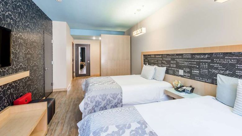 <b>TRYP New York City Times Square South Room</b>. Images powered by <a href="https://iceportal.shijigroup.com/" title="IcePortal" target="_blank">IcePortal</a>.