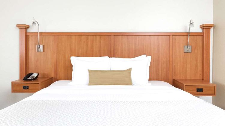 Wyndham Garden Austin Room