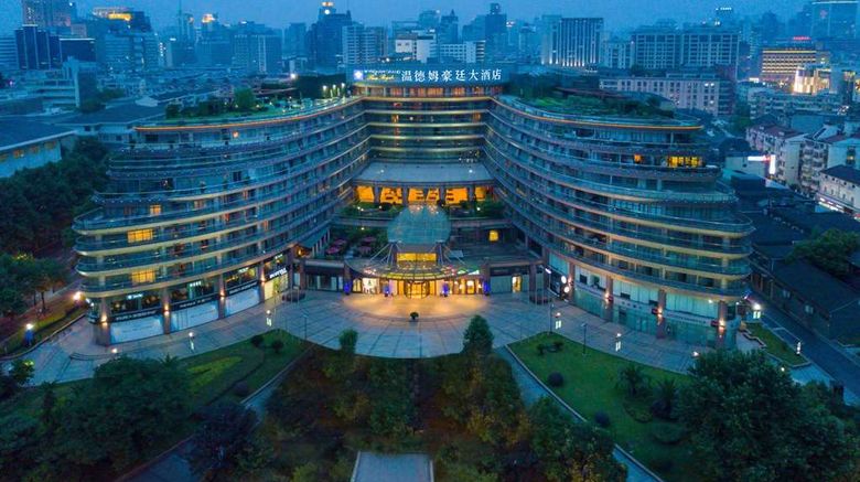 <b>Wyndham Grand Plaza Royale Hangzhou Exterior</b>. Images powered by <a href="https://iceportal.shijigroup.com/" title="IcePortal" target="_blank">IcePortal</a>.