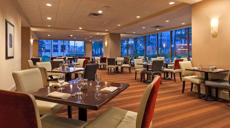 <b>Wyndham Grand Pittsburgh Downtown Restaurant</b>. Images powered by <a href="https://iceportal.shijigroup.com/" title="IcePortal" target="_blank">IcePortal</a>.