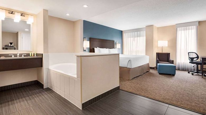 <b>Wyndham Garden Niagara Falls Fallsview Room</b>. Images powered by <a href="https://iceportal.shijigroup.com/" title="IcePortal" target="_blank">IcePortal</a>.